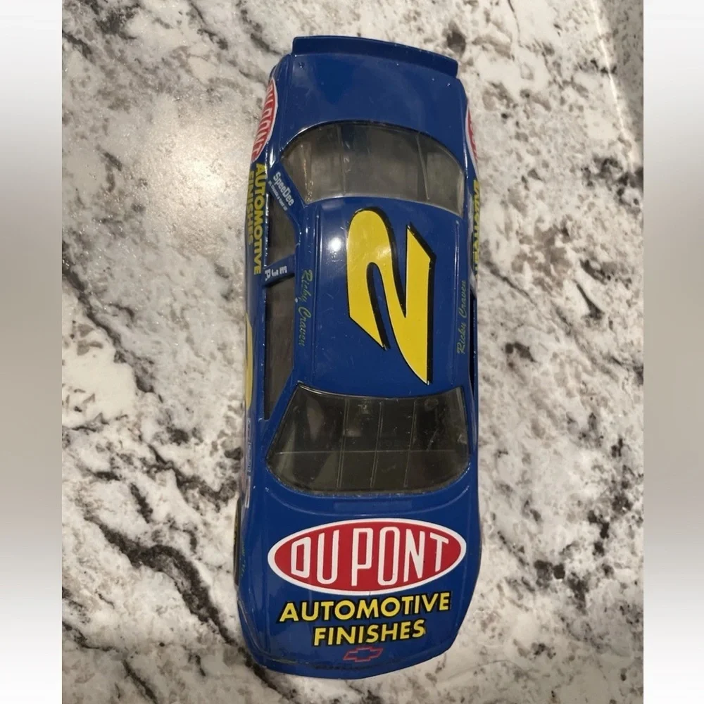 1992 Racing Champions | Ricky‎ Craven #2 Dupont 1:24 Blue Car Chevy NASCAR